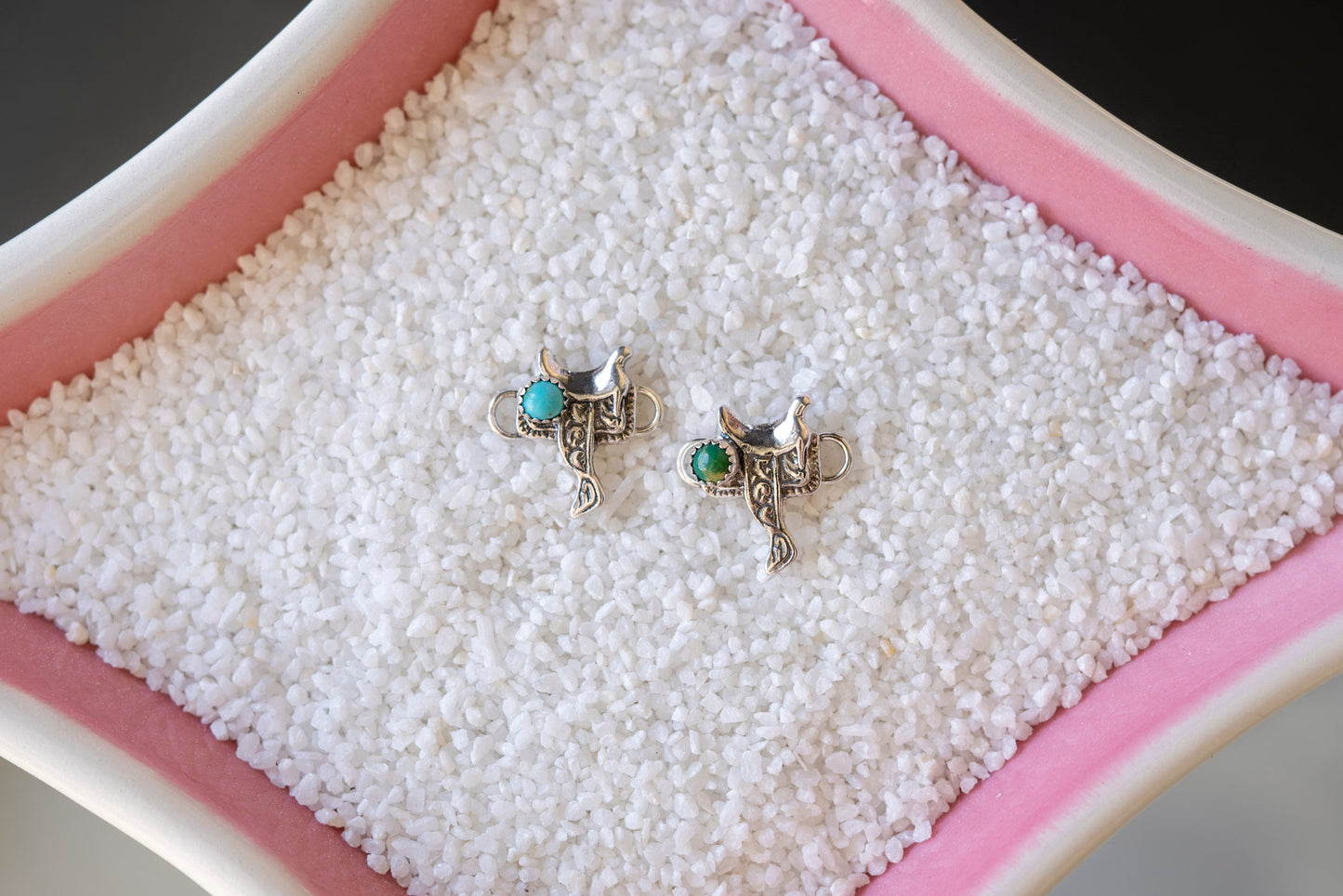 Saddle Connector w/3mm Kingman Turquoise