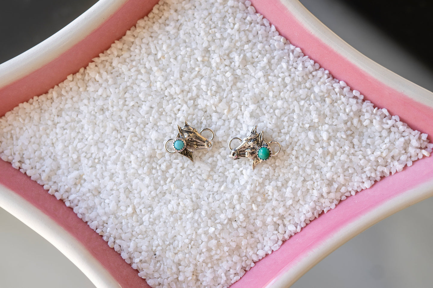 Horses Head Connector W/ 3mm Kingman Turquoise