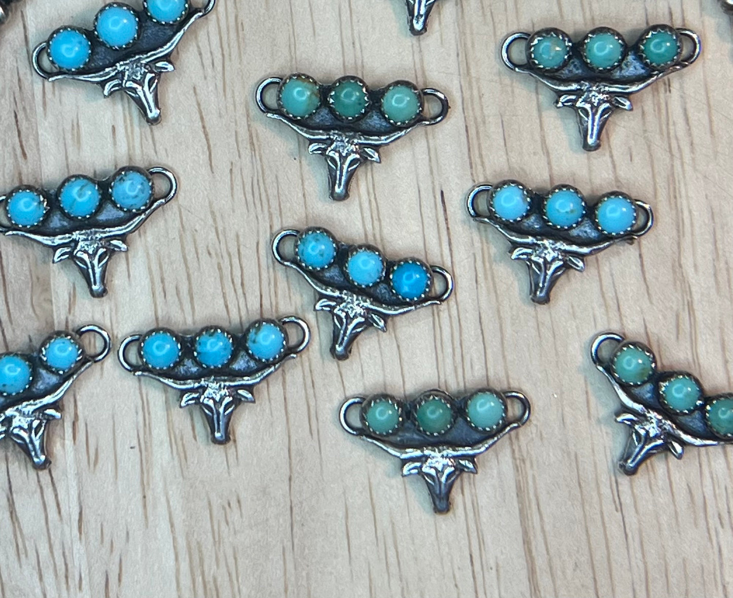 Steer Head Connector w/3 Stones 4mm Kingman Turquoise