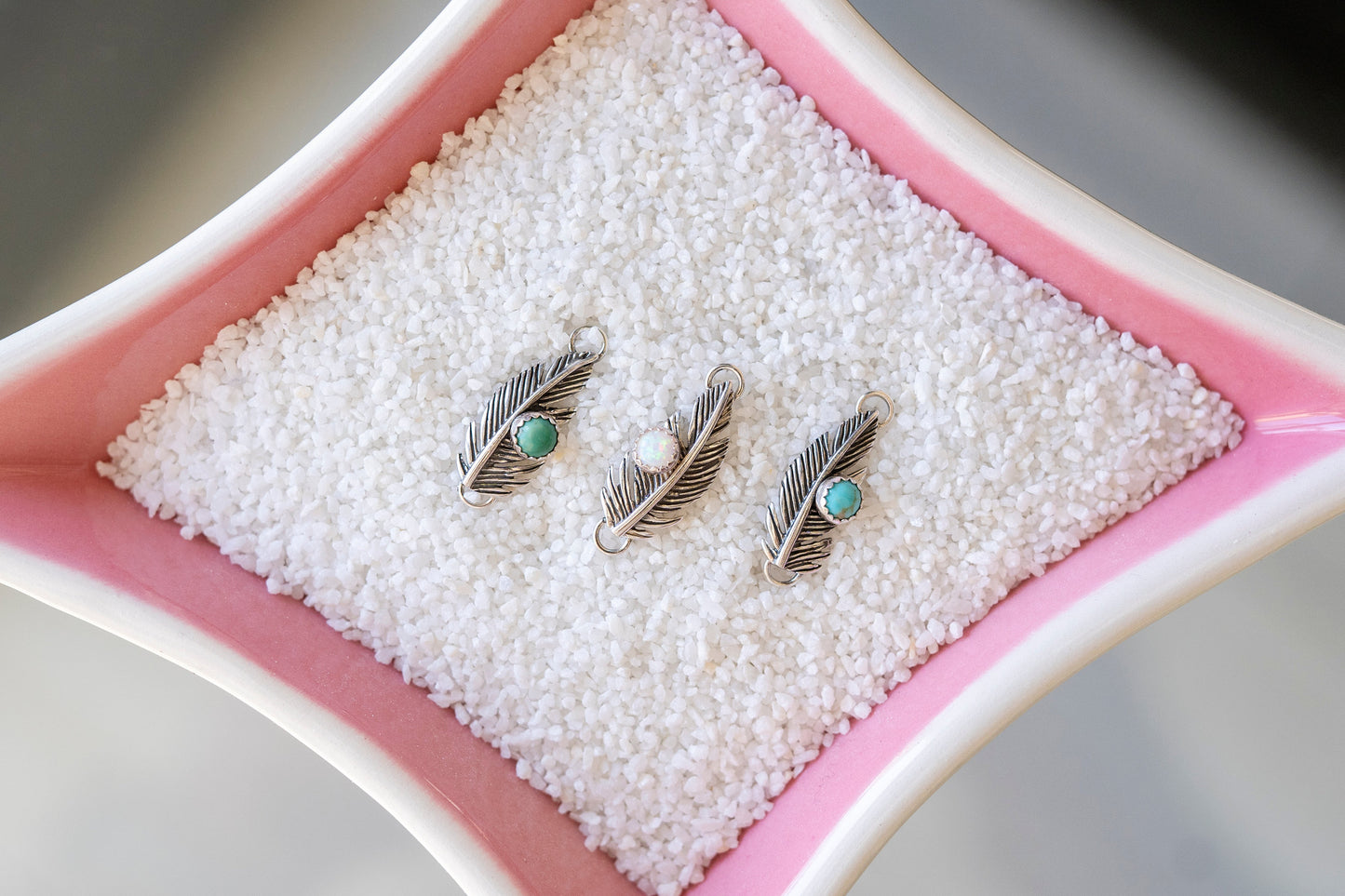 Feather Connector w/4mm Stone