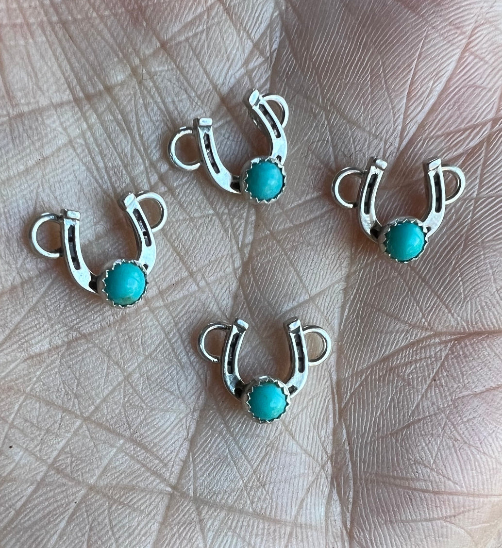 Horseshoe Connector w/4mm Kingman Turquoise