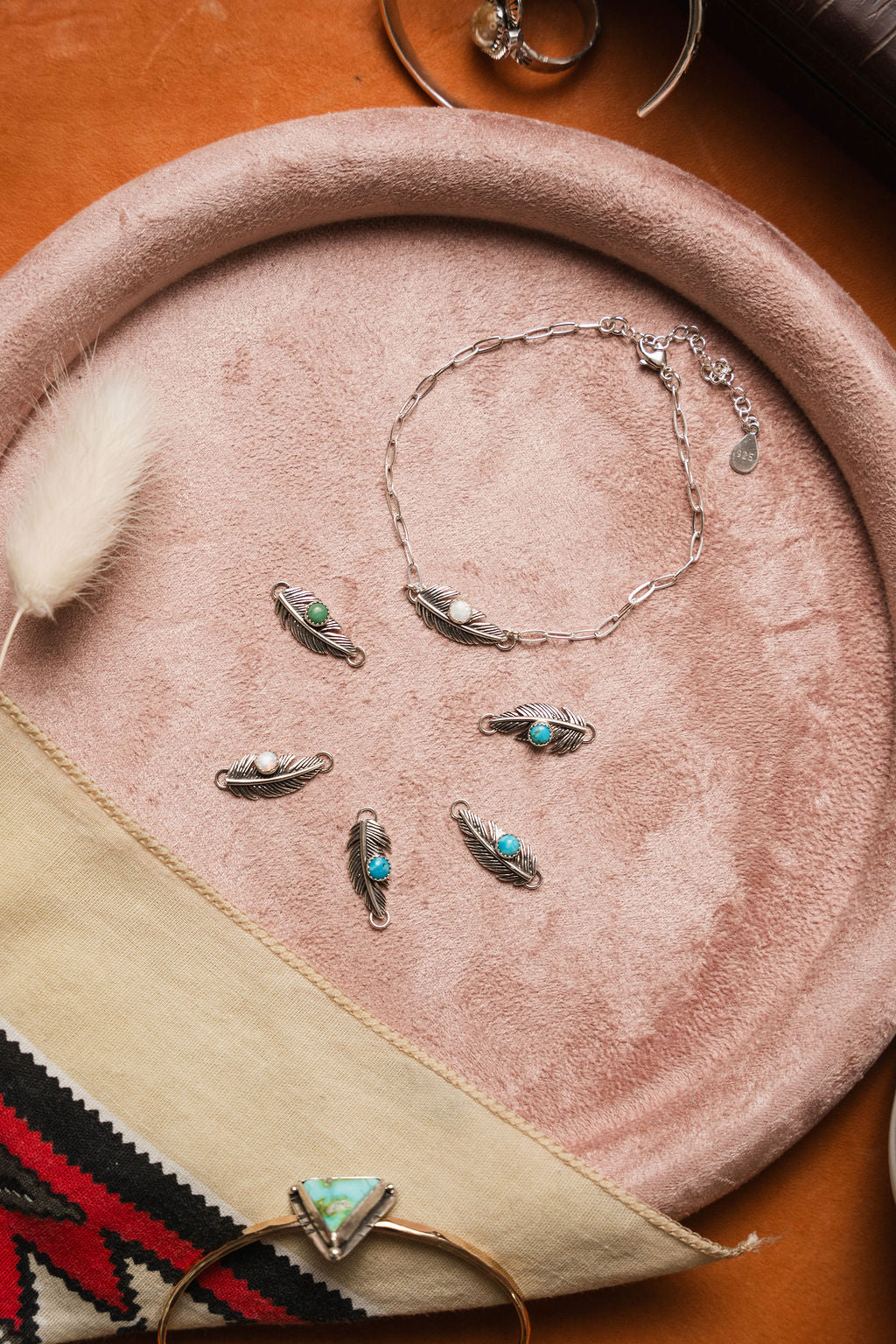 Feather Connector w/4mm Stone