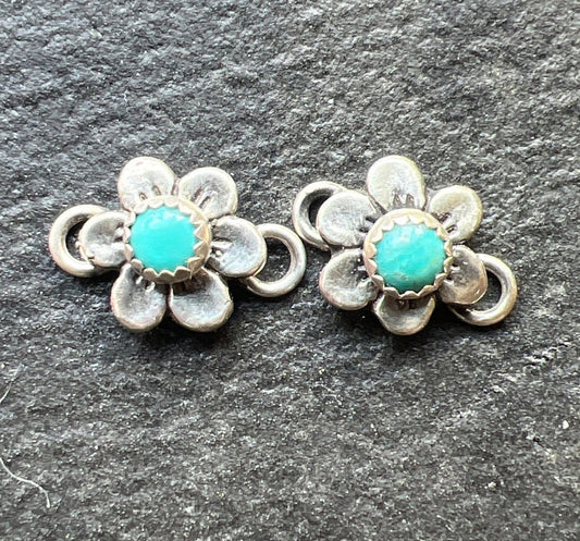 Flower Connector w/ 4mm Kingman Turquoise