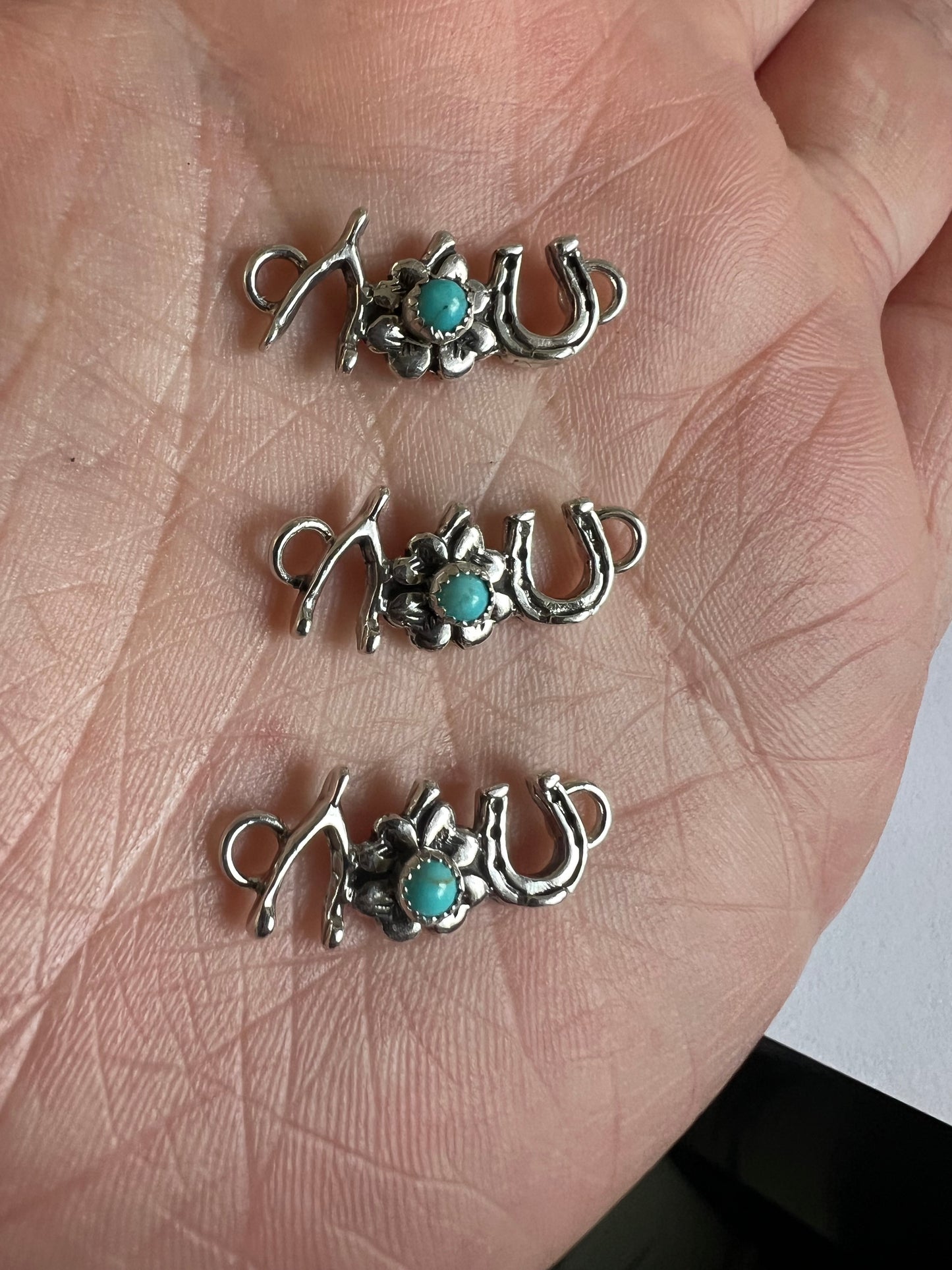 Lucky Connector Sterling Silver w/ 3mm Kingman Turquoise