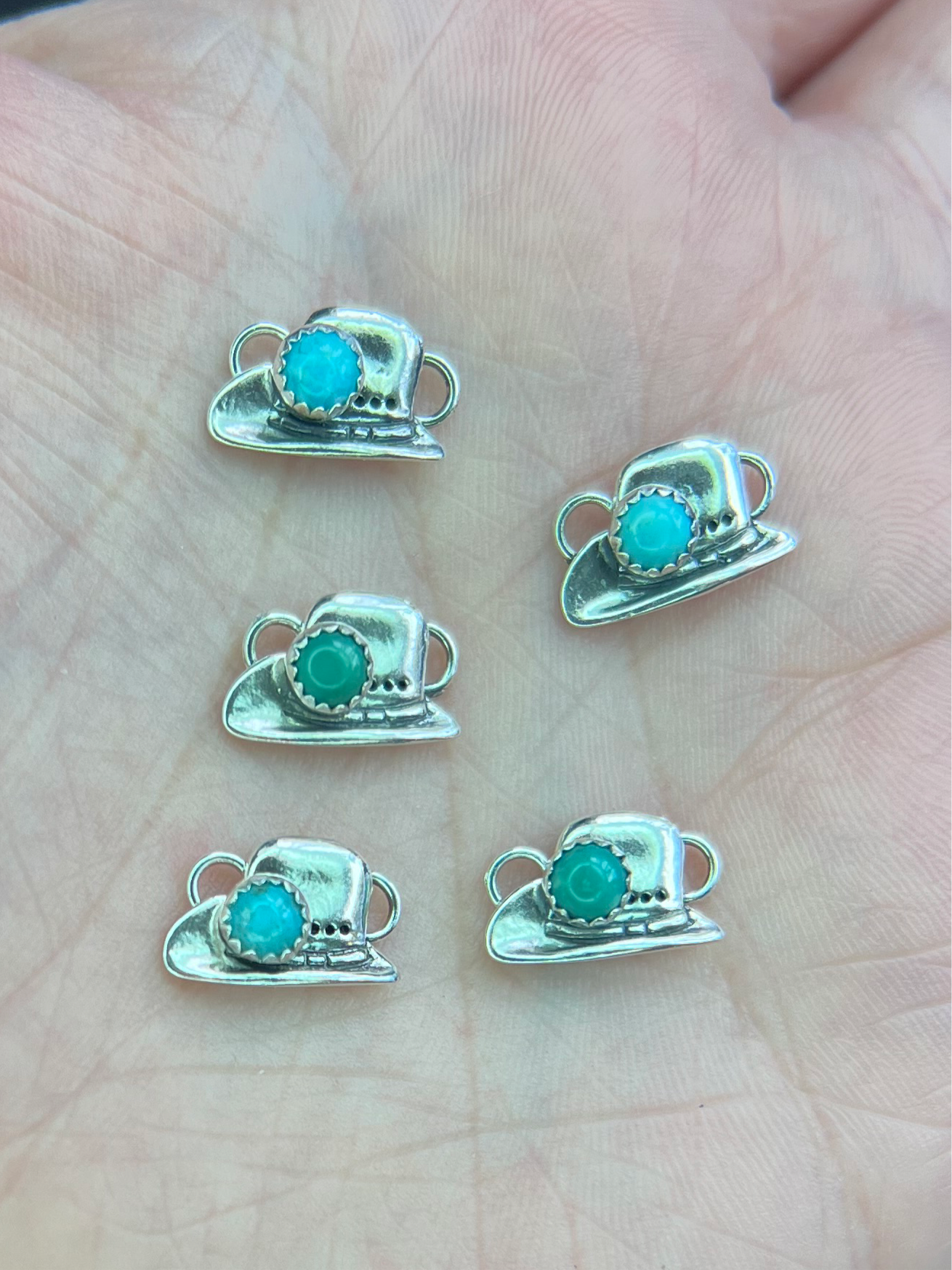 Cowboy Hat Connector w/ 4mm Kingman Turquoise