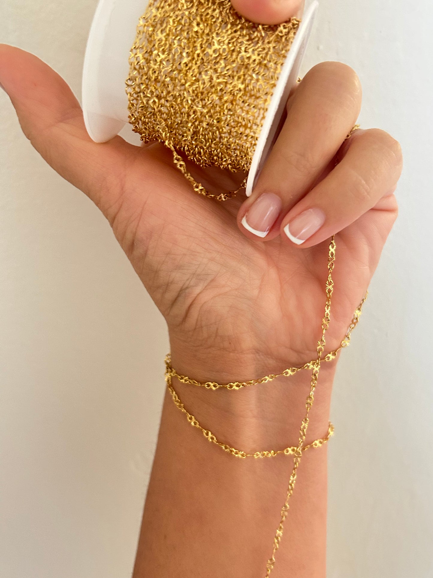 Stainless Steel PVD Coated Fine 8 Shaped Patterned Chain