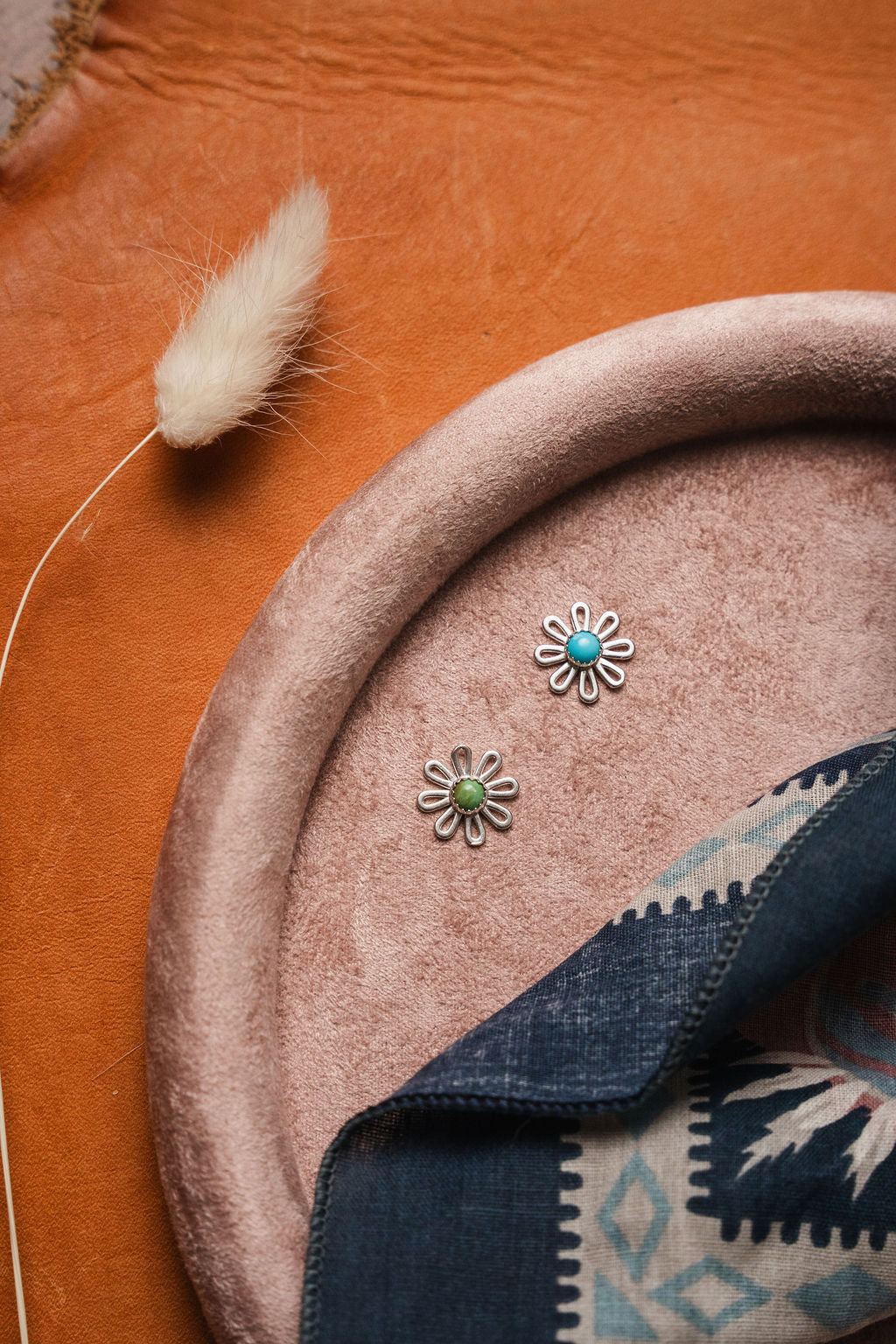 Daisy Flower Connector w/5mm Kingman Turquoise