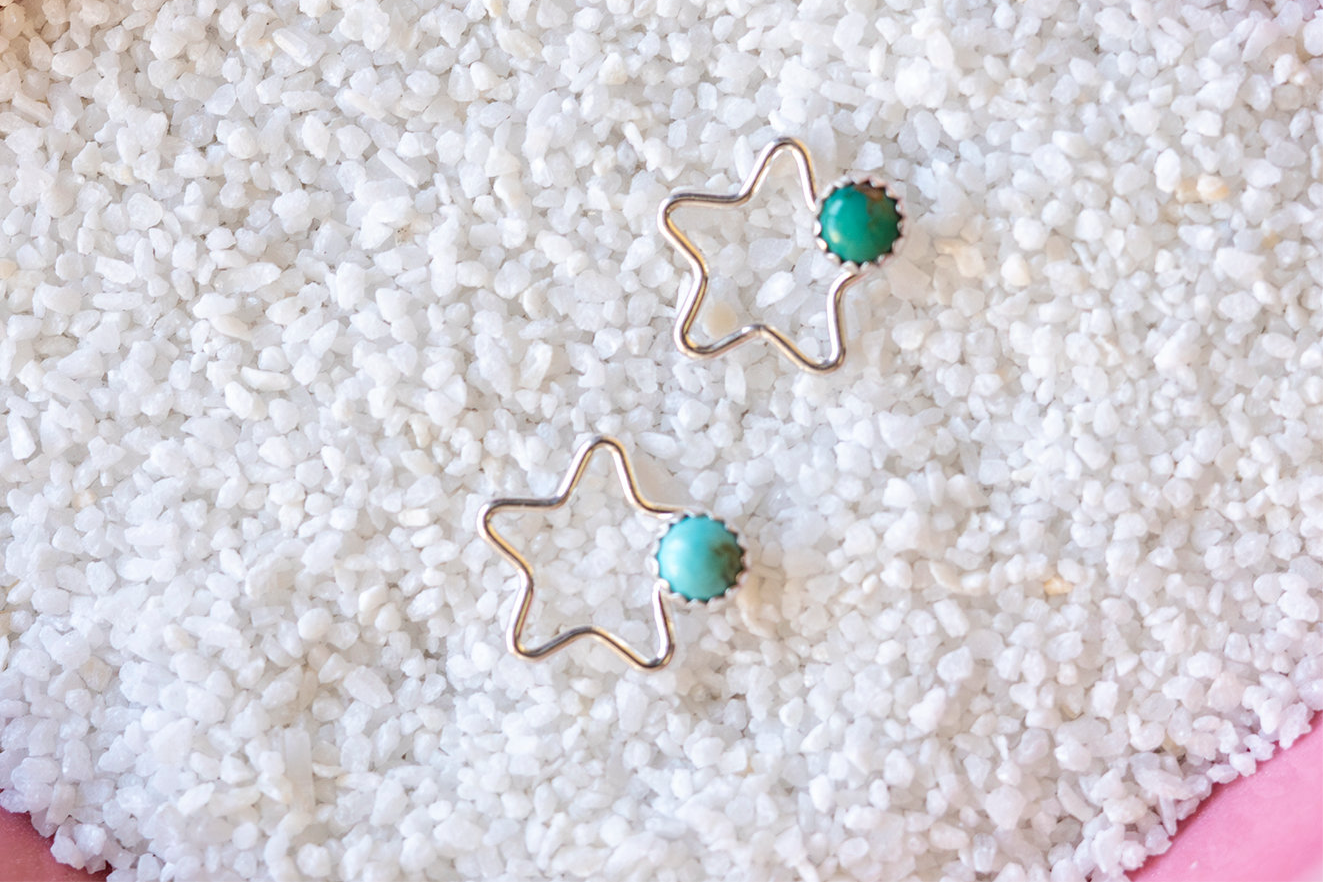 Star Sterling Silver Connector w/4mm Kingman Turquoise