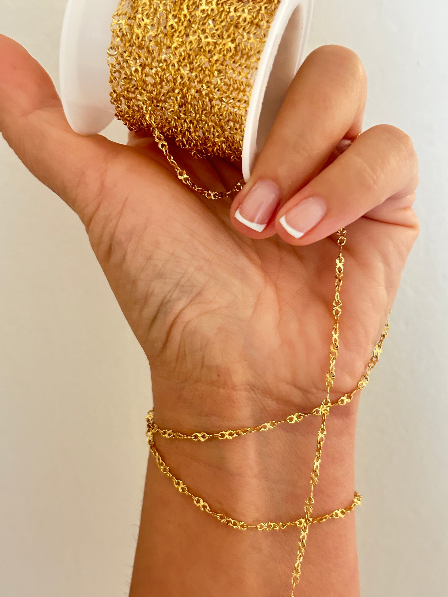 Stainless Steel PVD Coated Fine 8 Shaped Patterned Chain