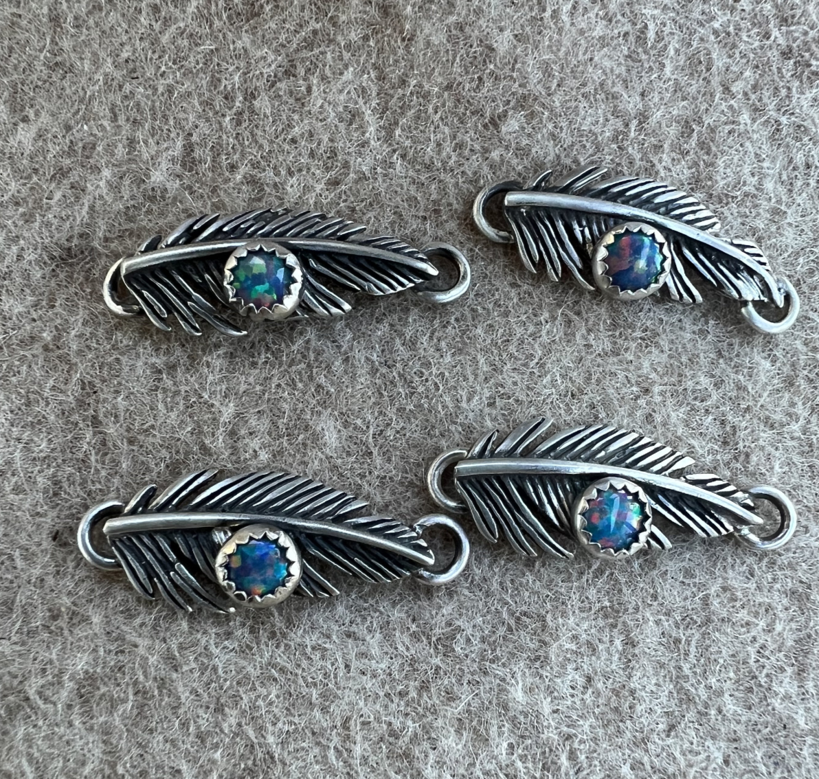 Feather Connector w/4mm Bello Opal